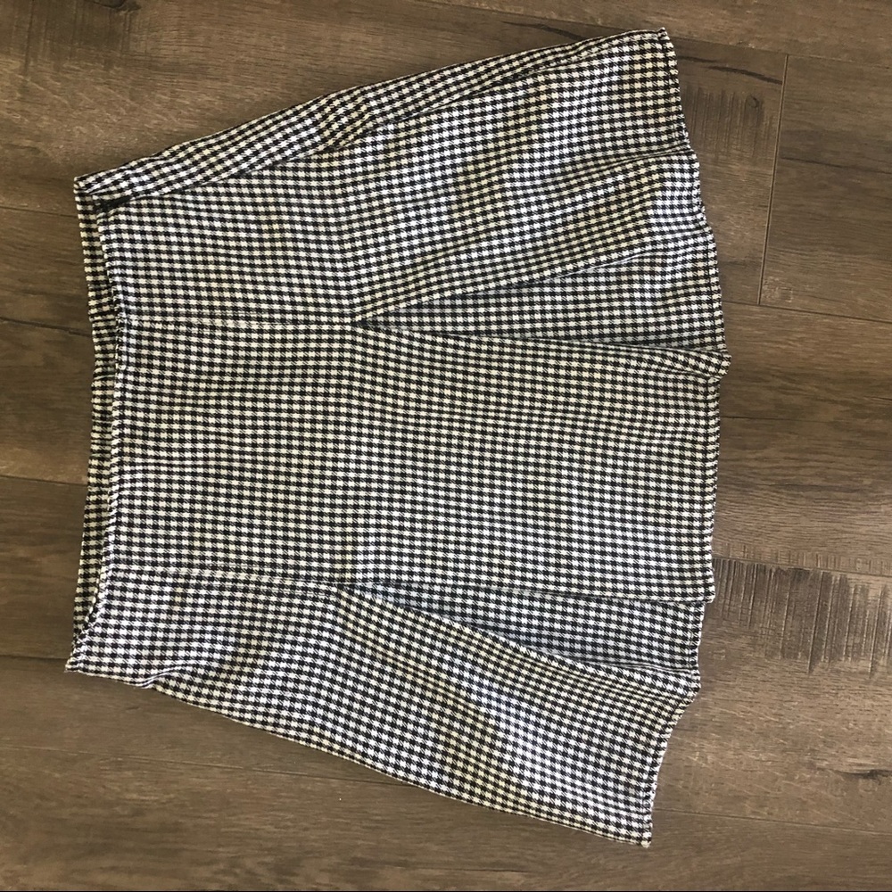 Pleaded brandy Melville skirt